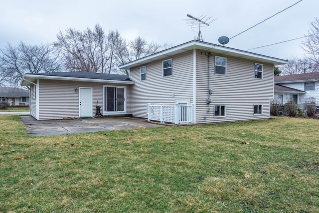 1929 Robert St, Aurora, IL 60506 - photo 1