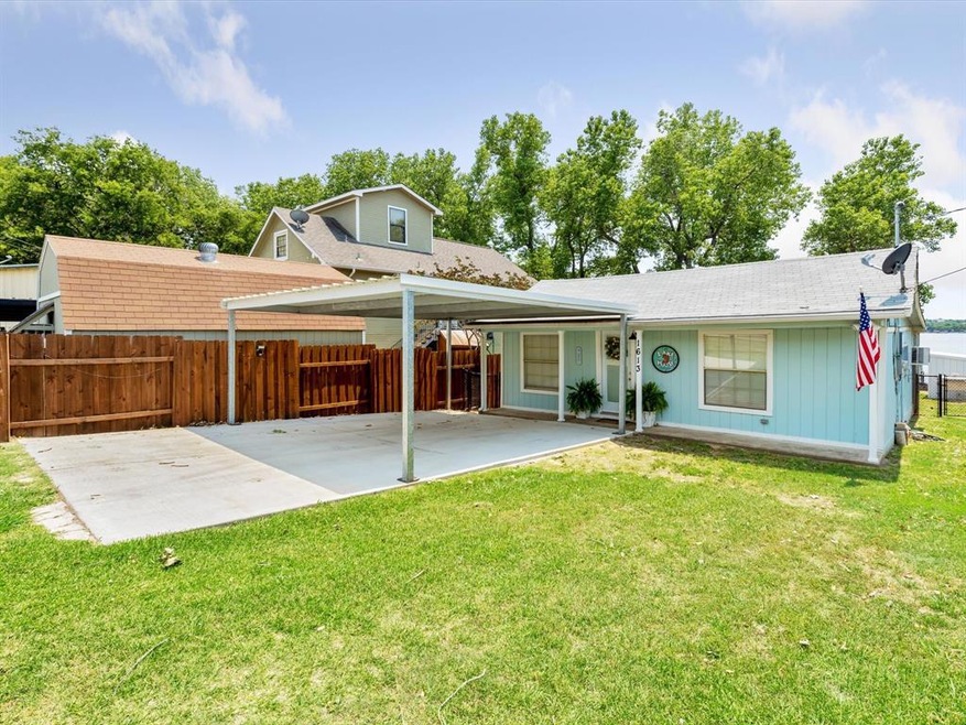 1613 E Lake Dr, Weatherford, TX 76087 - photo 1