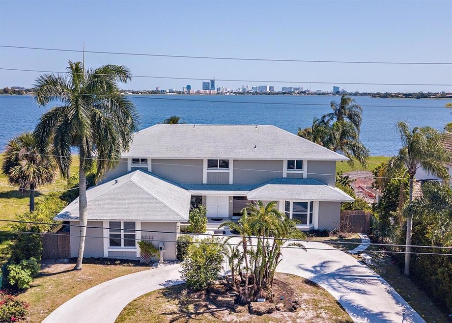 Sold $1,100,000 • Co-Listing Agent