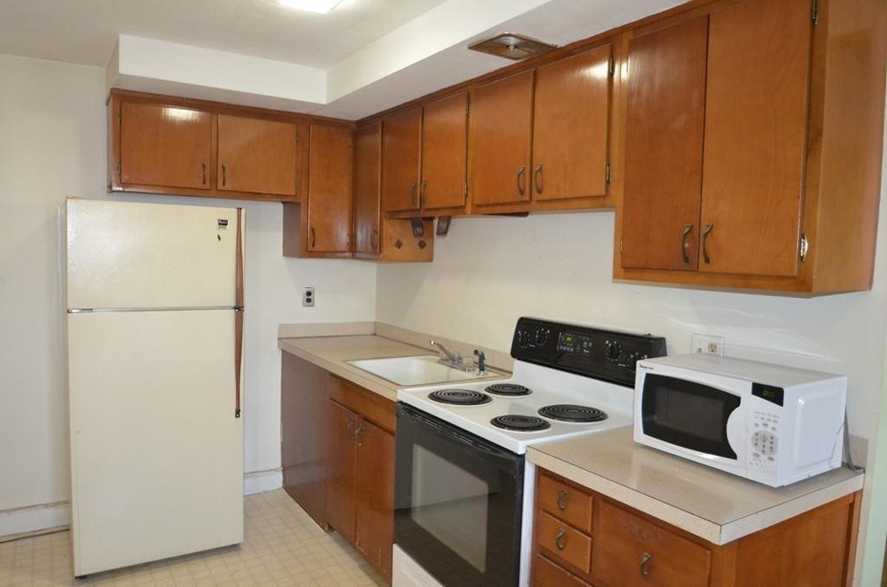 859 Broadway unit 5, Everett, MA 02149 - photo 1