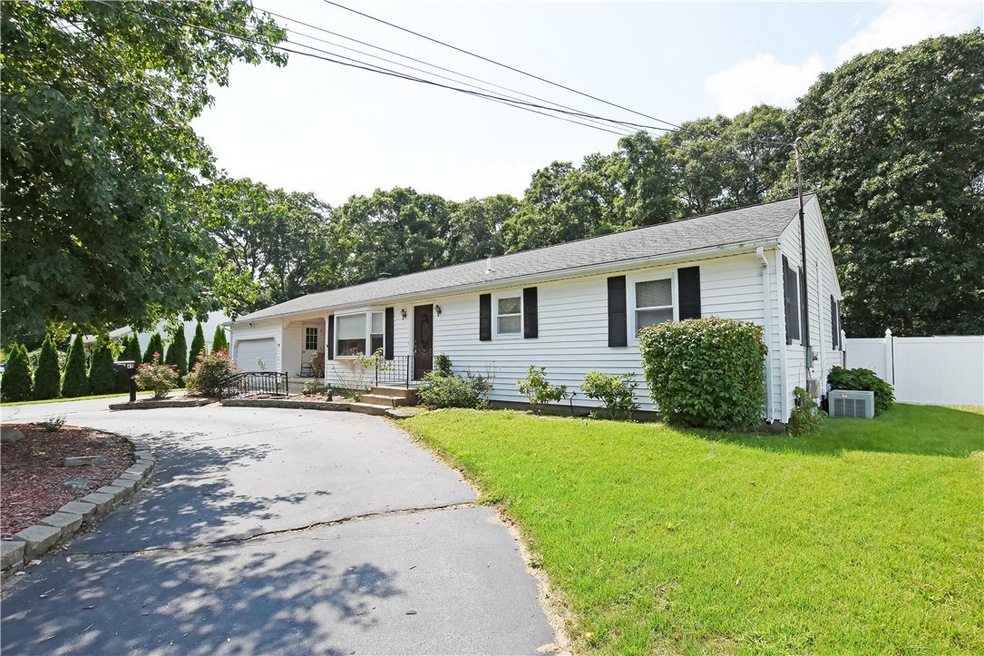 49 Estrell Dr, Riverside, RI 02915 - photo 1