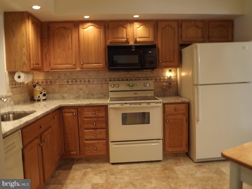 527 Summit Ct, Media, PA 19063 - photo 1