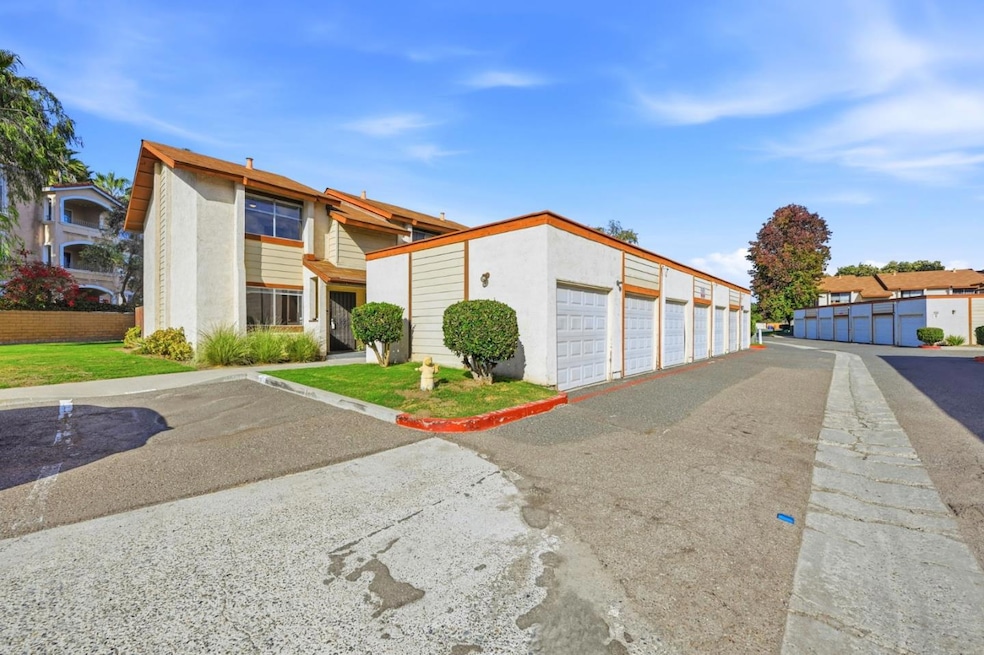 5130 N River Rd unit F, Oceanside, CA 92057 - photo 1