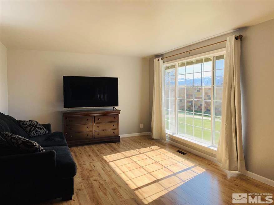 909 Mesa Ridge Dr unit 4, Sparks, NV 89434 - photo 1