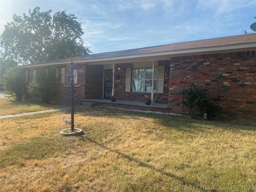 1008 Grandview Ln, Henryetta, OK 74437 - photo 1