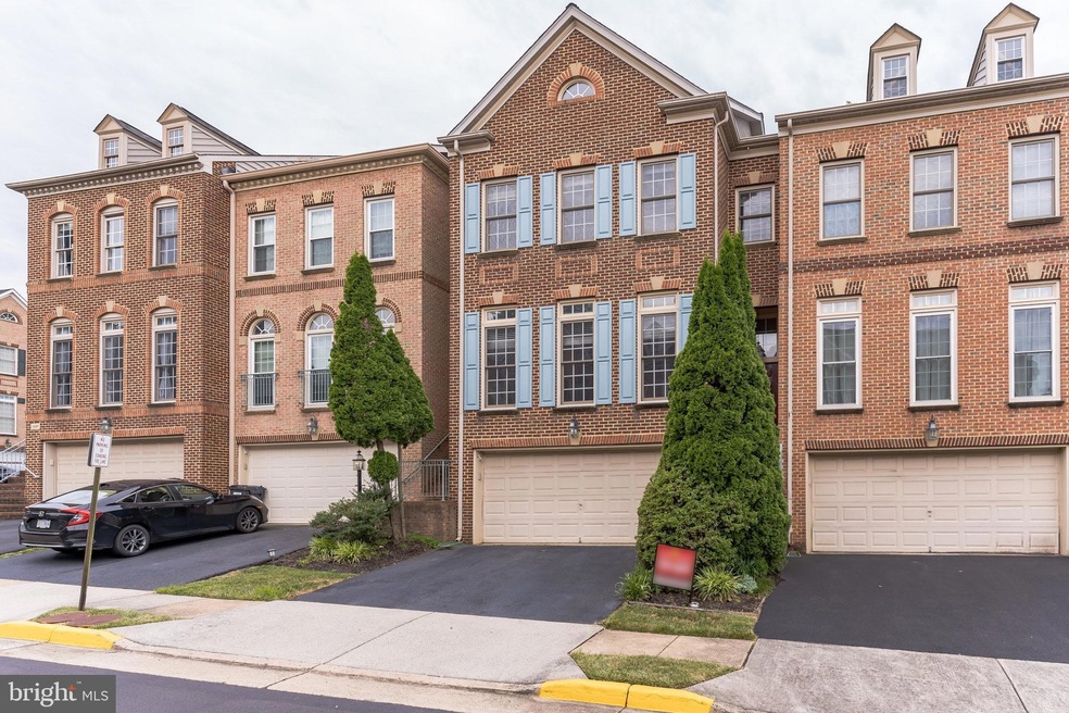 12457 Rose Path Cir, Fairfax, VA 22033 - photo 1