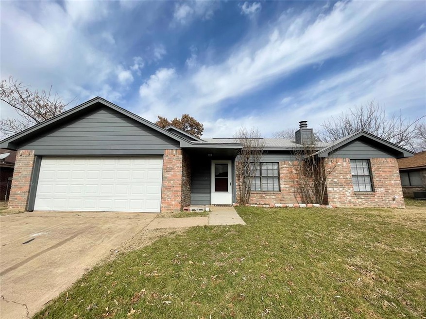 2005 Spicewood Rd, Bedford, TX 76021 - photo 1