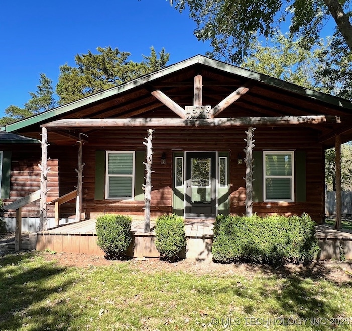 1509 Pawnee Ave, Hartshorne, OK 74547 - photo 1