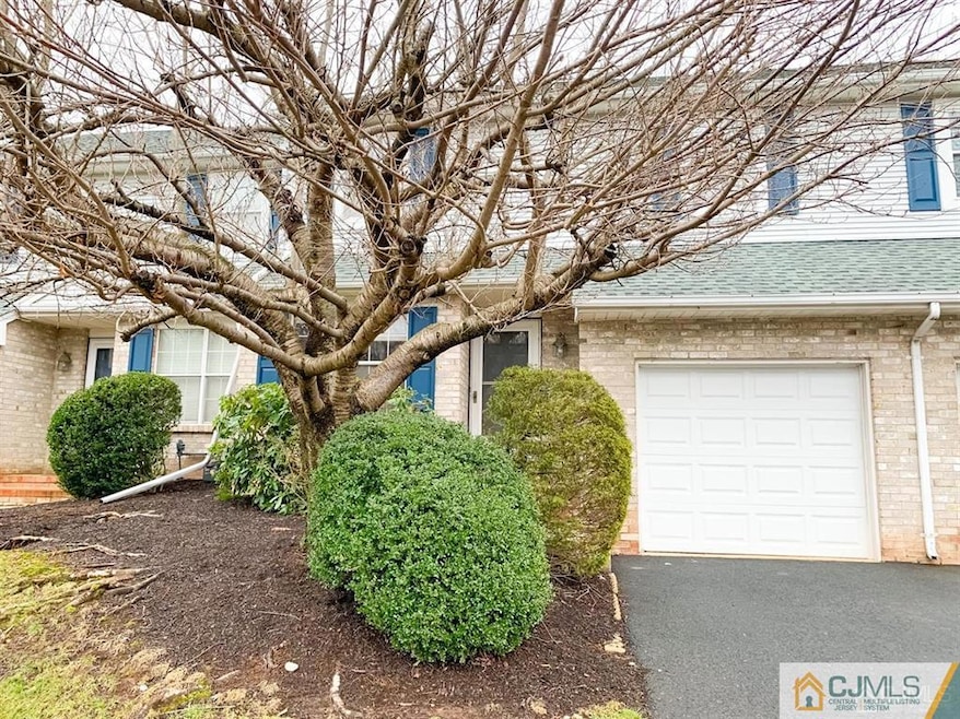 31 Snowflake Ln, Edison, NJ 08820 - photo 1