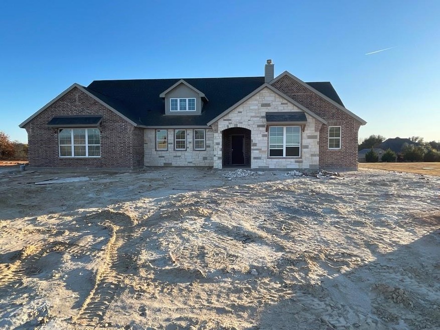 1024 Northern Oaks Ct, Springtown, TX 76082 - photo 1