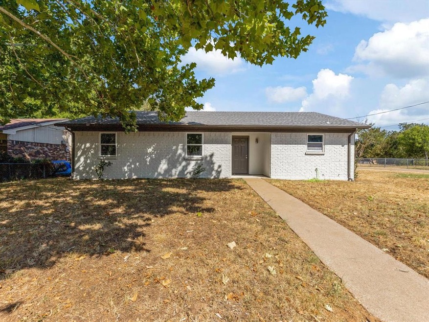 2806 Geonito Camino Ct, Granbury, TX 76049 - photo 1