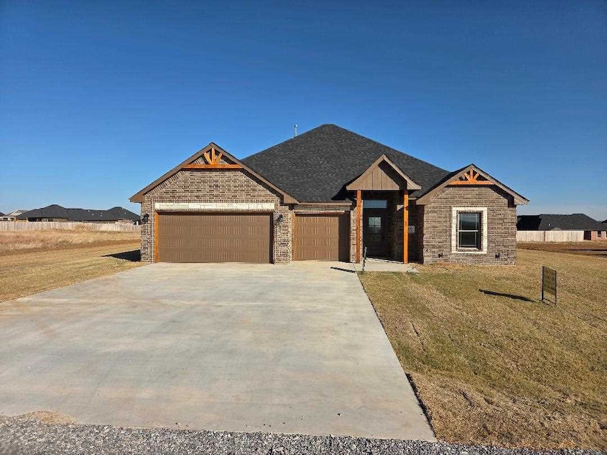 5632 NE Minnow Ln, Elgin, OK 73538 - photo 1