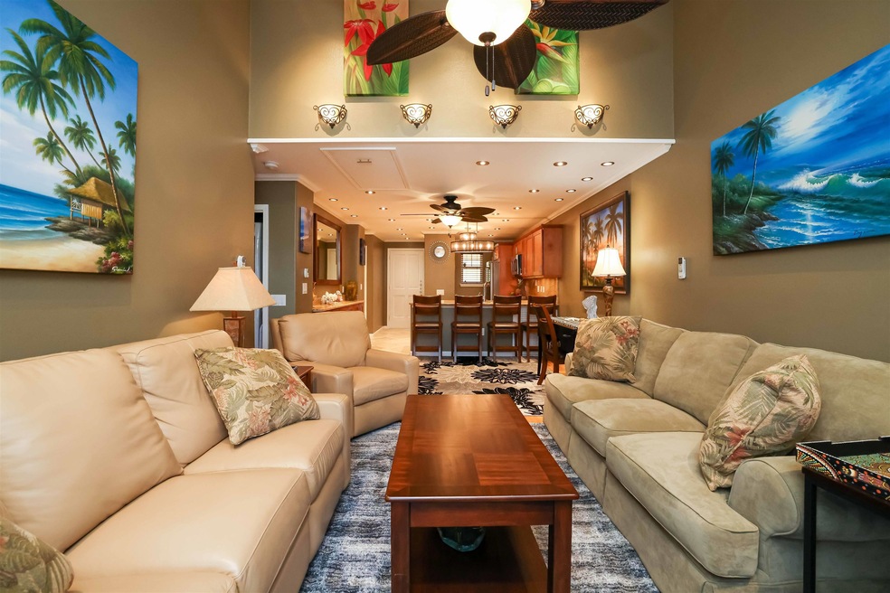 Large open living space with vaulted ceiling to en