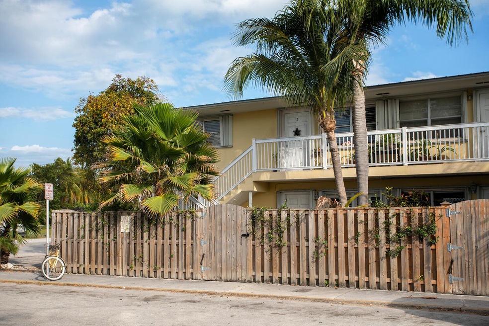 1600 Bertha St Key West FL-large-001-002