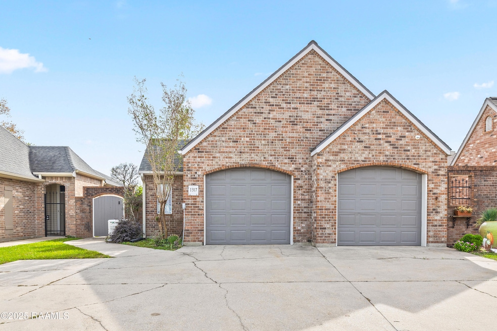 1317 Dulles Dr, Lafayette, LA 70506 - photo 1