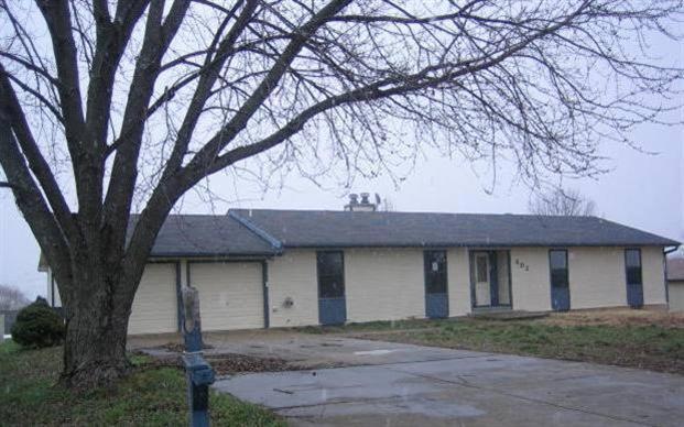 602 N 37th St, Nixa, MO 65714 - photo 1