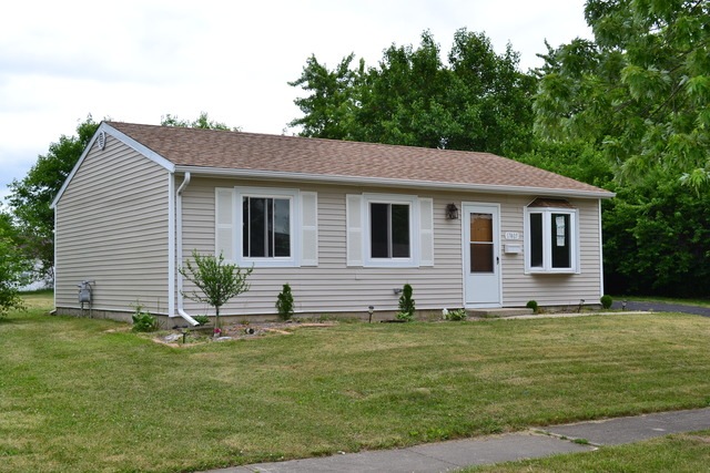 17405 Wellington Dr, Hazel Crest, IL 60429 - photo 1