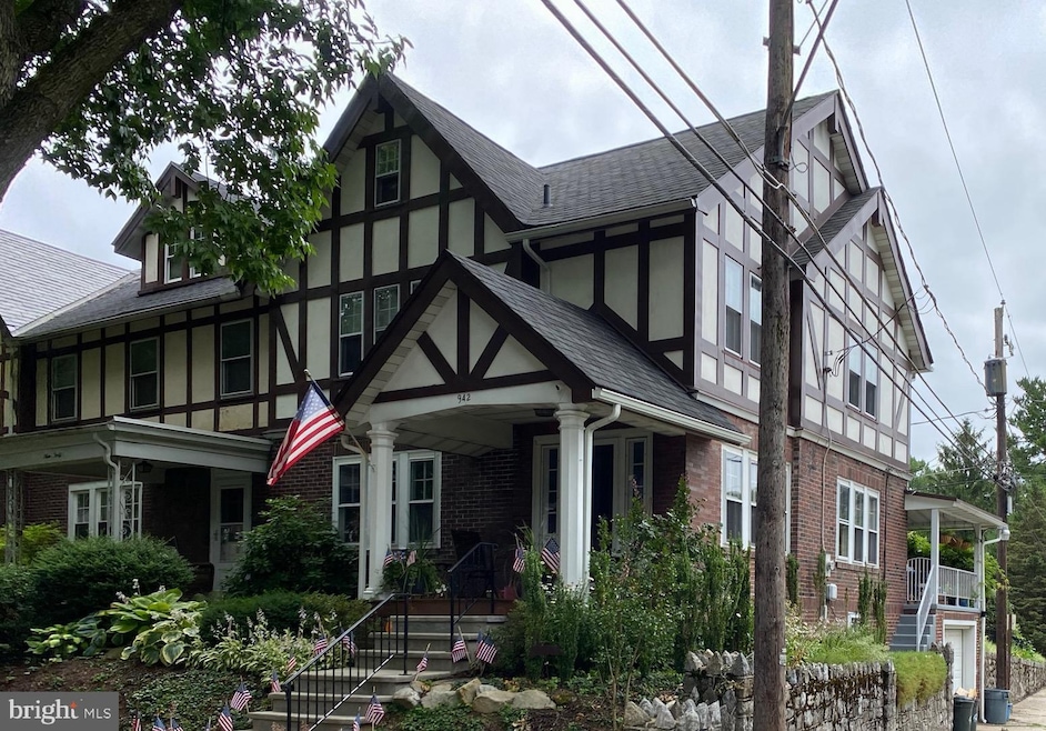 942 Franklin St, Wyomissing, PA 19610 - photo 1