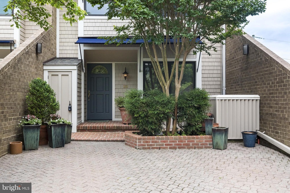 16 Horn Point Ct, Annapolis, MD 21403 - photo 1