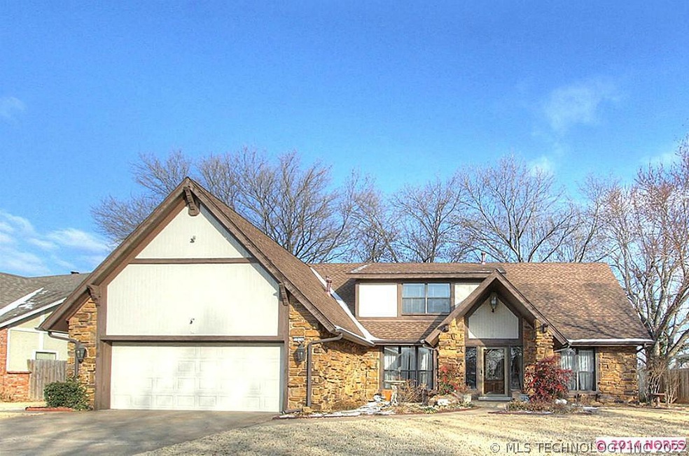 Welcome ...This 2-story home is located at 3516 W.