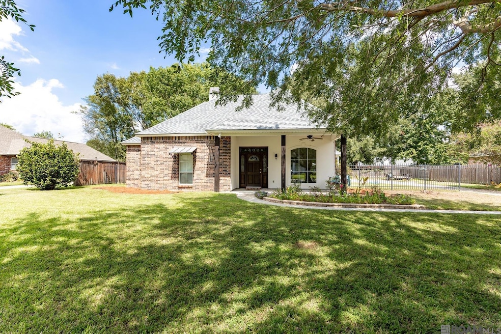 407 Gleason St, Brusly, LA 70719 - photo 1