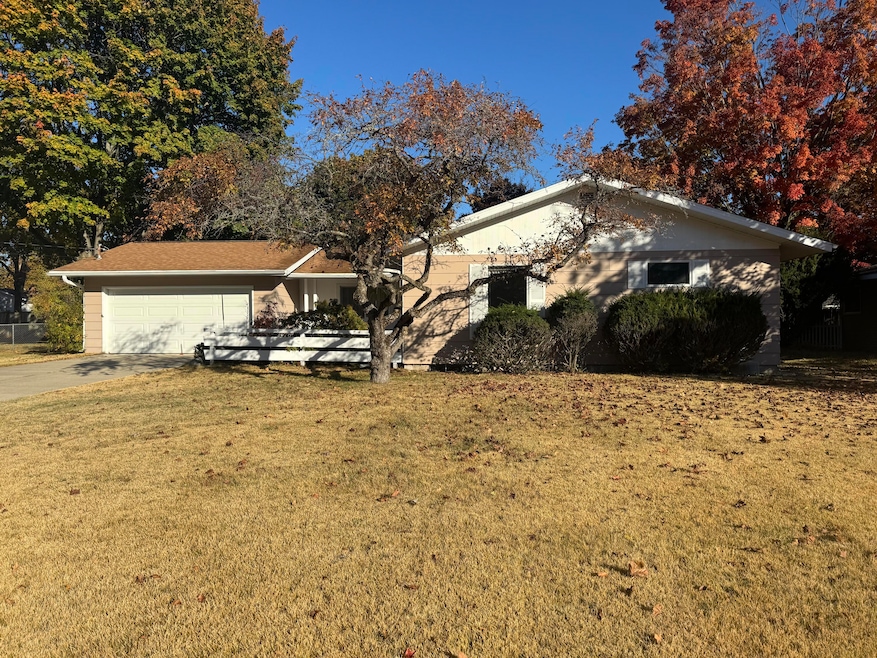 116 Pinecrest Rd, Whitehall, MI 49461 - photo 1