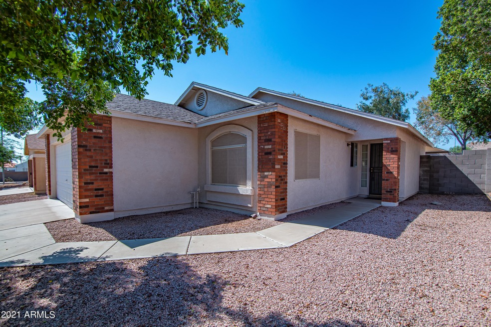 8824 E Des Moines-6