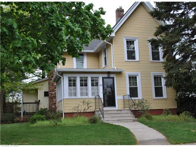 Exterior Front. Newer vinyl siding, thermopane win