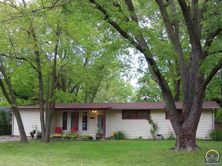 1412 SW Caledon St, Topeka, KS 66611 - photo 1