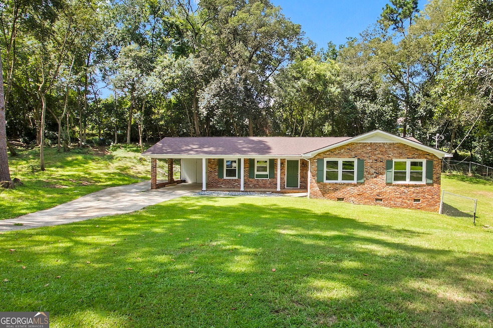 Front of this one level home in the heart of Ingle