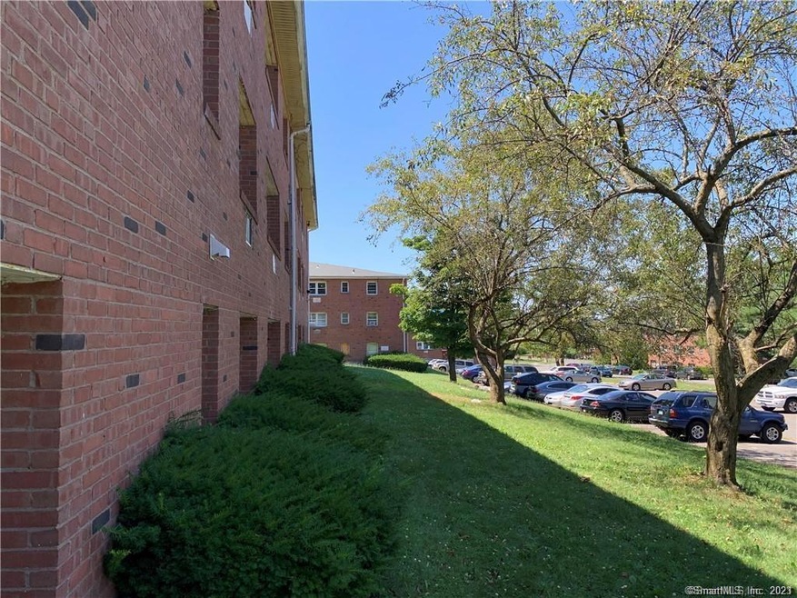 65 Donna Dr unit C5, New Haven, CT 06513 - photo 1