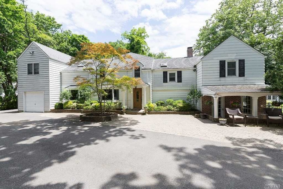 6 Dwight Ln, Great Neck, NY 11024 - photo 1