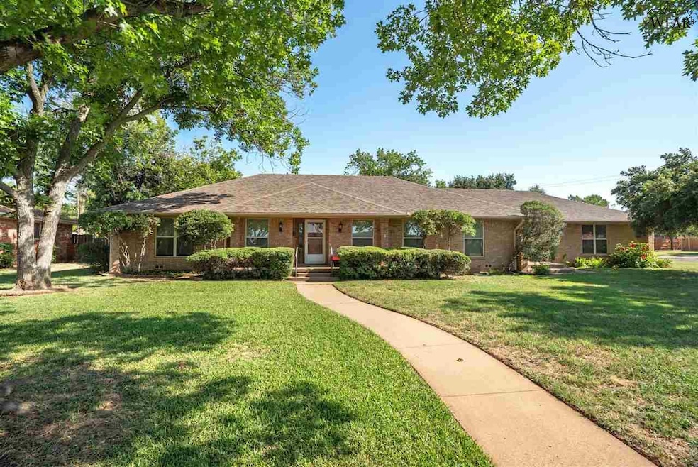 1624 Christine Rd, Wichita Falls, TX 76302 - photo 1