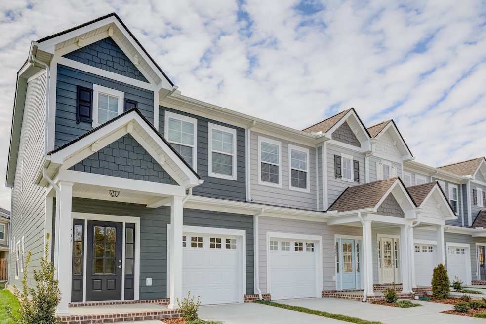 1019 Bloomsbury Ln, Franklin, TN 37064 - photo 1