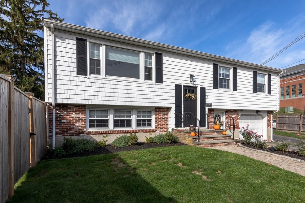 1 Tedesco St, Marblehead, MA 01945 - photo 1