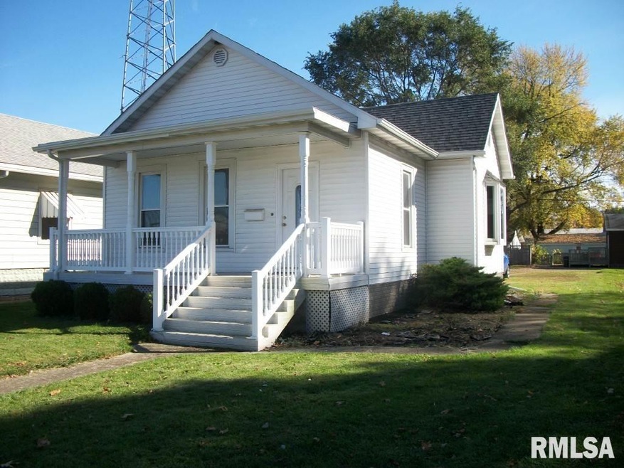 610 N Logan St, Lincoln, IL 62656 - photo 1