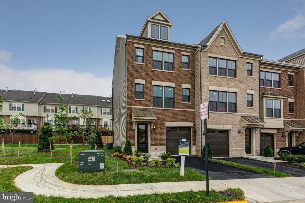 3707 Ambrose Hills Rd, Falls Church, VA 22041 - photo 1