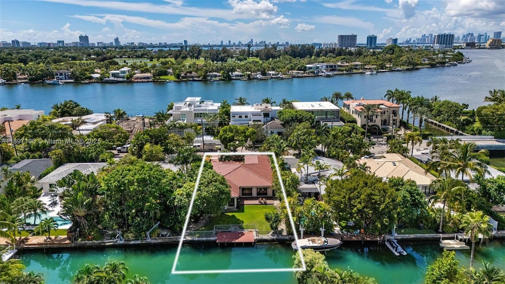 For Sale $2,897,500 • Co-Listing Agent