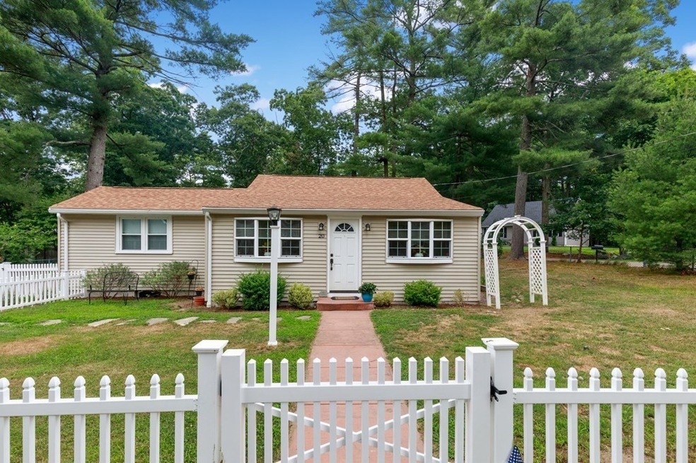 20 Belle Rd, Pembroke, MA 02359 - photo 1