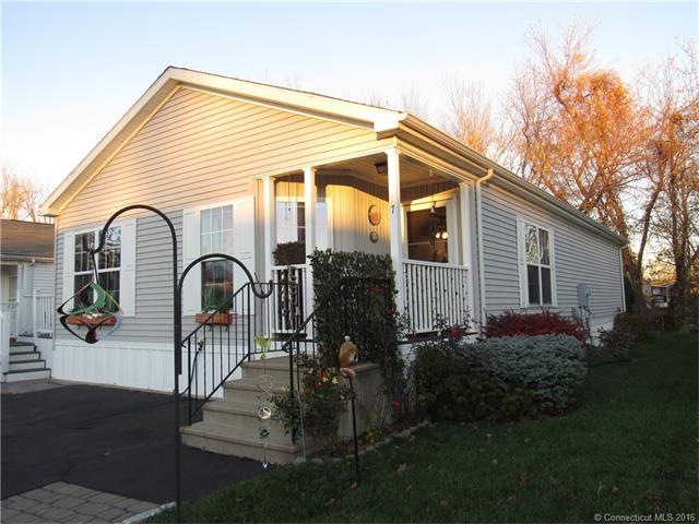 1364 SF with 2 bedroom and 2 full baths!