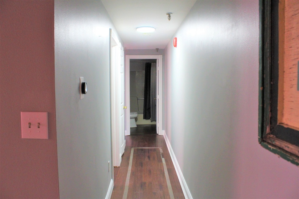 470 Silver St unit 213, Manchester, NH 03103 - photo 1