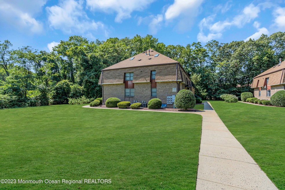 5 Ginger Ct unit 8, Eatontown, NJ 07724 - photo 1