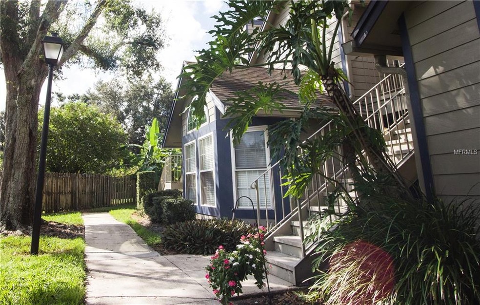 Exterior Entrance/Stairs