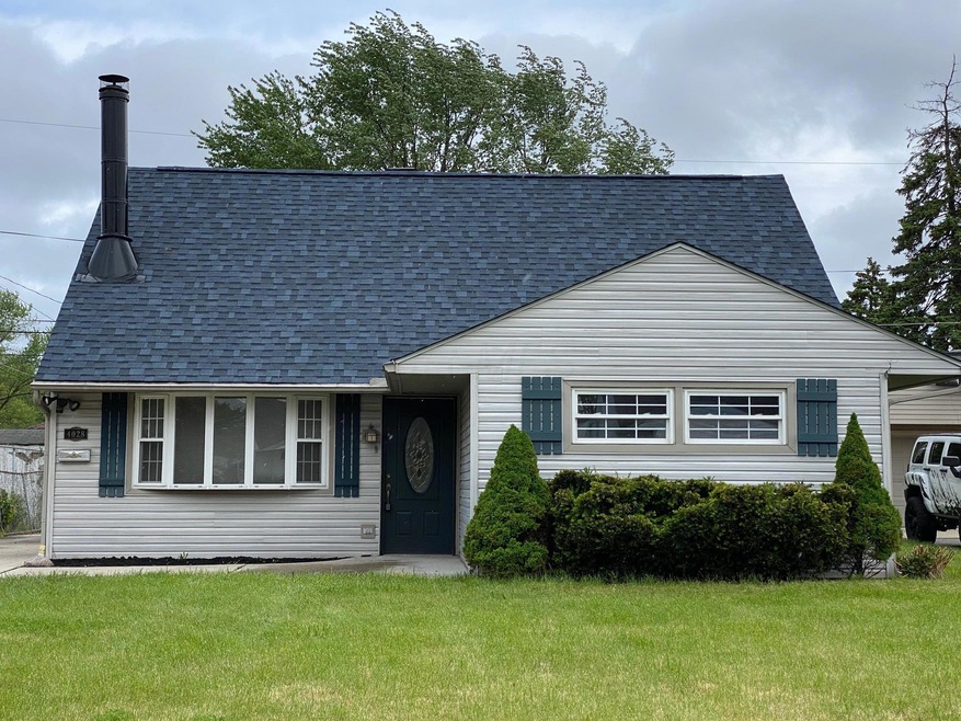 4028 Rickenbacker Ave, Columbus, OH 43213 - photo 1