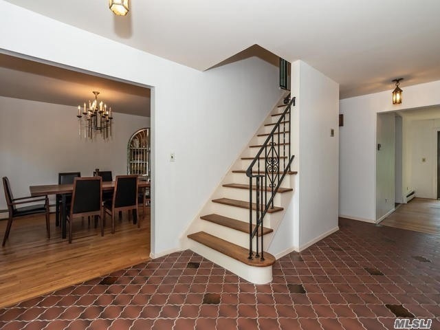 25 N Plandome Rd, Port Washington, NY 11050 - photo 1