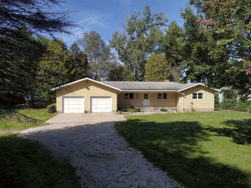 2354 Red Apple Rd, Manistee