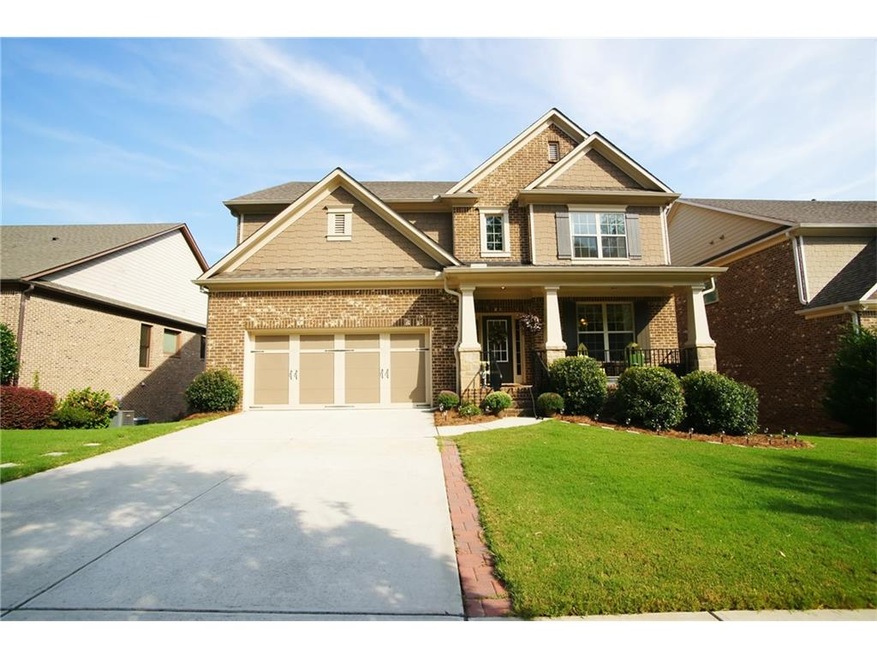 Gorgeous House Front - 611 Willow Haven Way