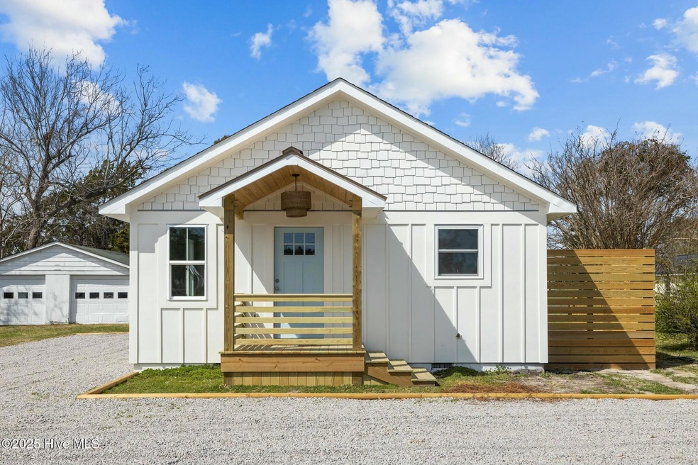 1615 Live Oak St