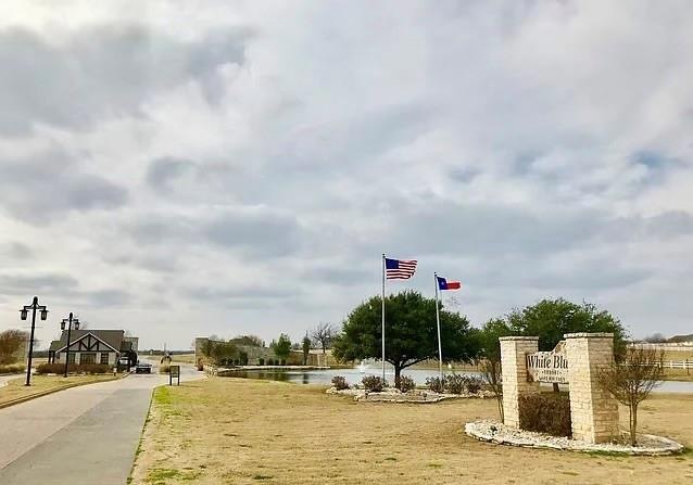39249 Cross Timber Dr, Whitney, TX 76692 - photo 1