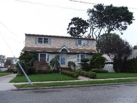 559 Henry St, West Hempstead, NY 11552 - photo 1